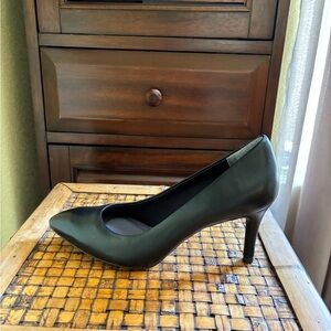 Rockport Black Leather Dress Pumps